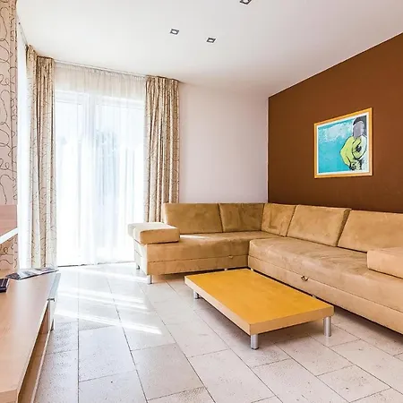 Appartamento Beautiful In With Sauna, 3 Bedrooms And Wifi *