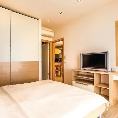Appartamento Beautiful In With Sauna, 3 Bedrooms And Wifi Novi Vinodolski