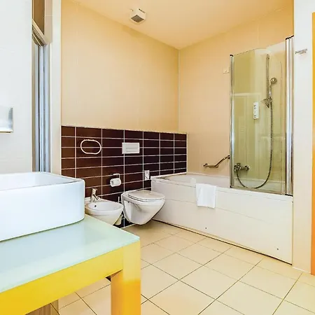 Beautiful In With Sauna, 3 Bedrooms And Wifi Appartamento
