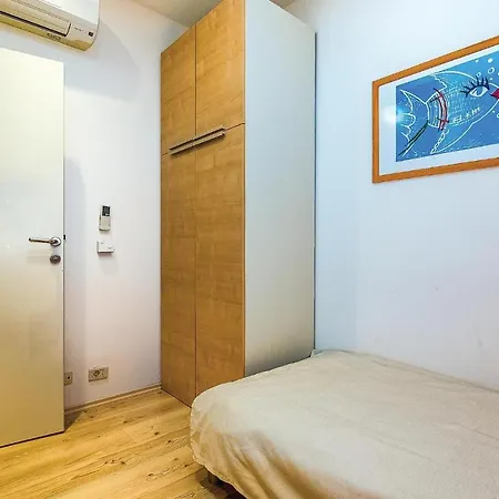 Beautiful In With Sauna, 3 Bedrooms And Wifi * Novi Vinodolski