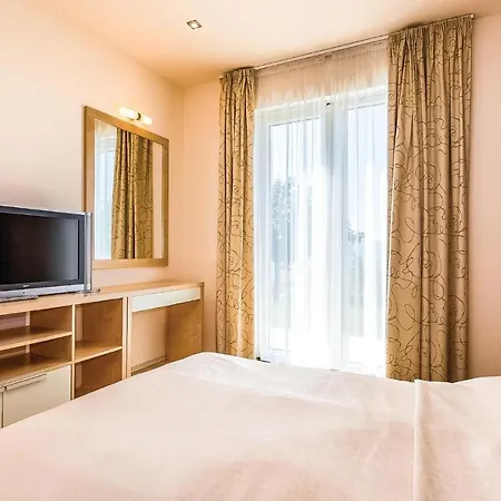 Apartman Beautiful In With Sauna, 3 Bedrooms And Wifi